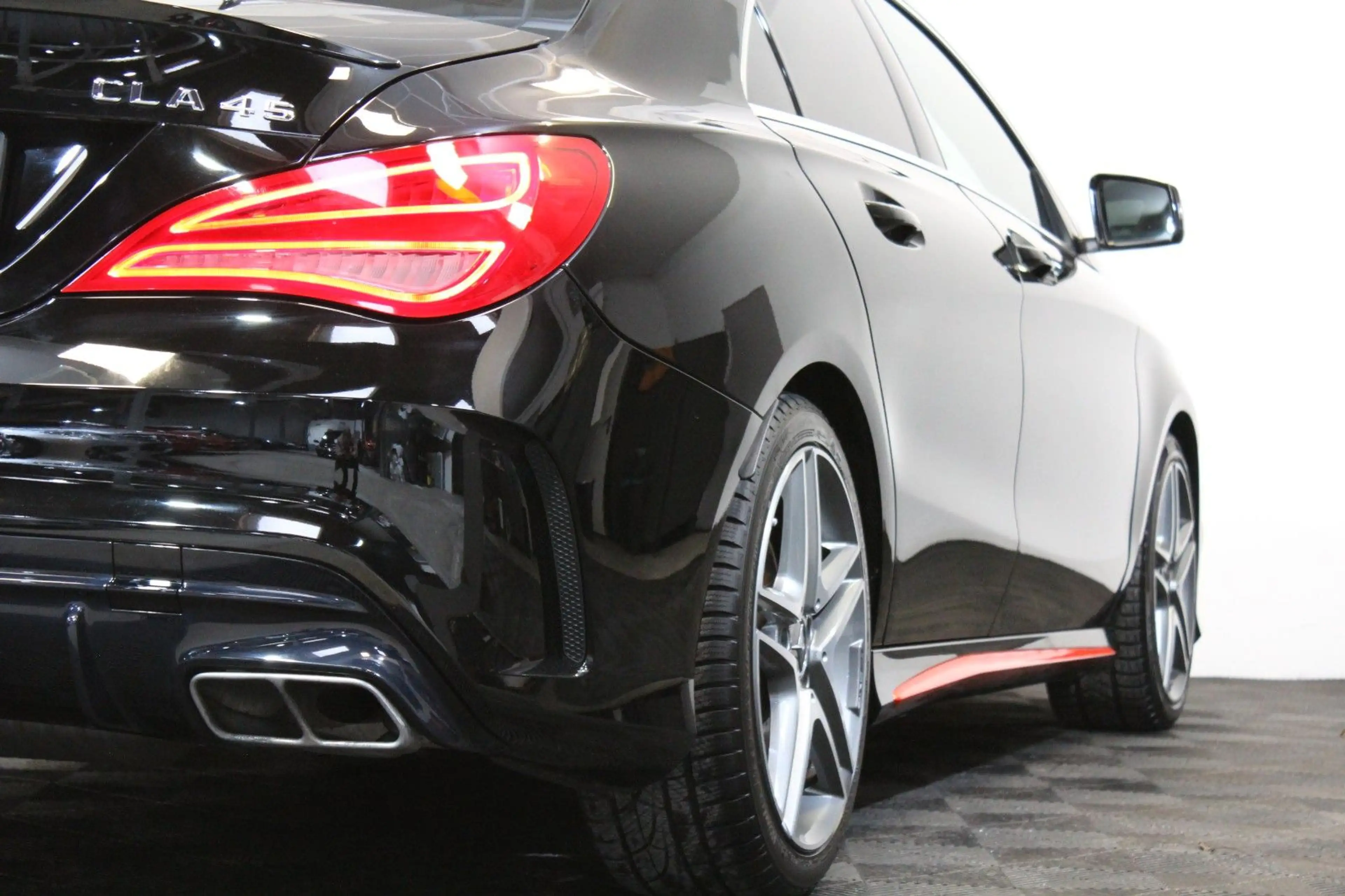 Mercedes-Benz CLA 45 AMG *4Matic*Navi*Xenon*Kamera*Dynamic Sel. — photo 35