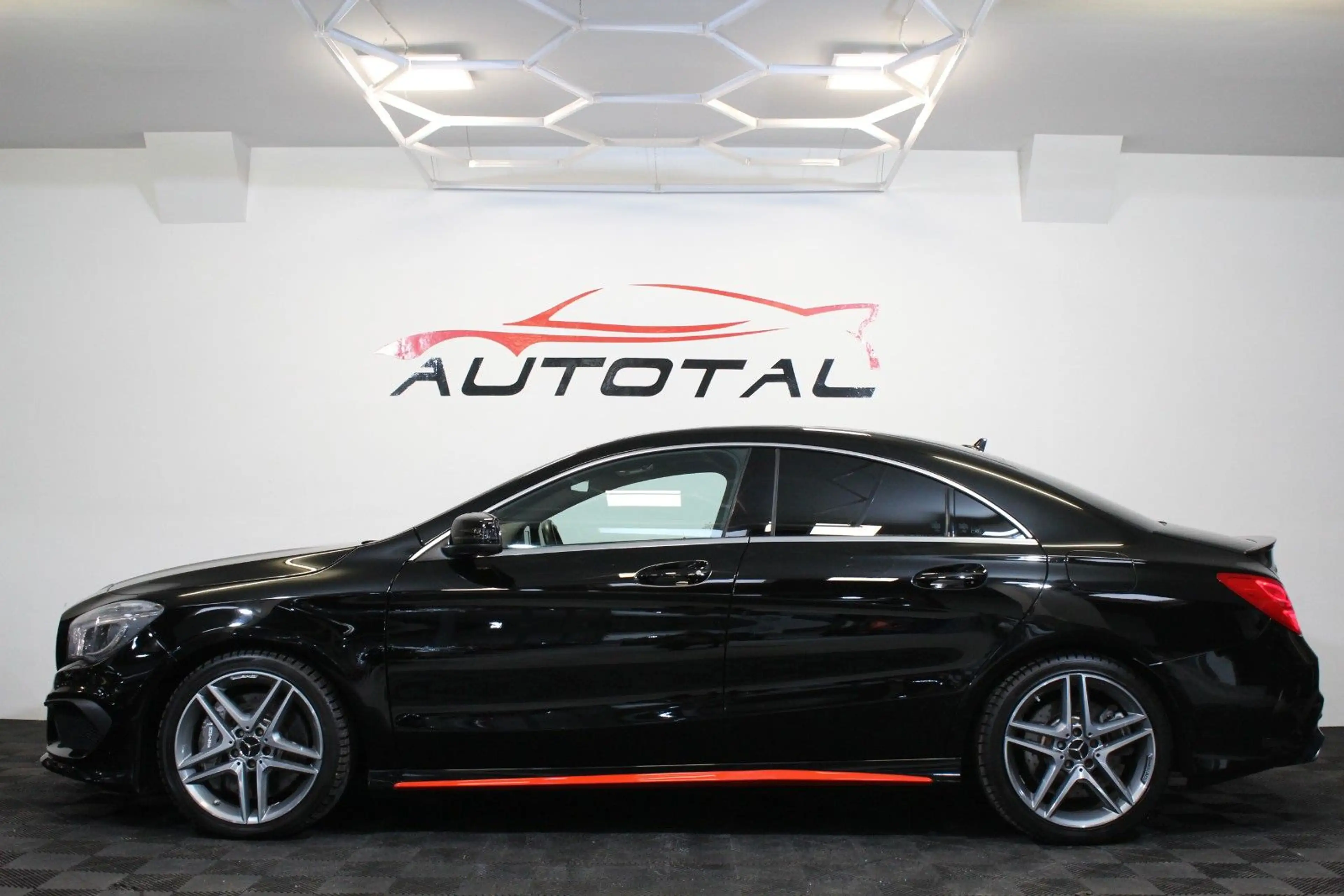 Mercedes-Benz CLA 45 AMG *4Matic*Navi*Xenon*Kamera*Dynamic Sel. — photo 5