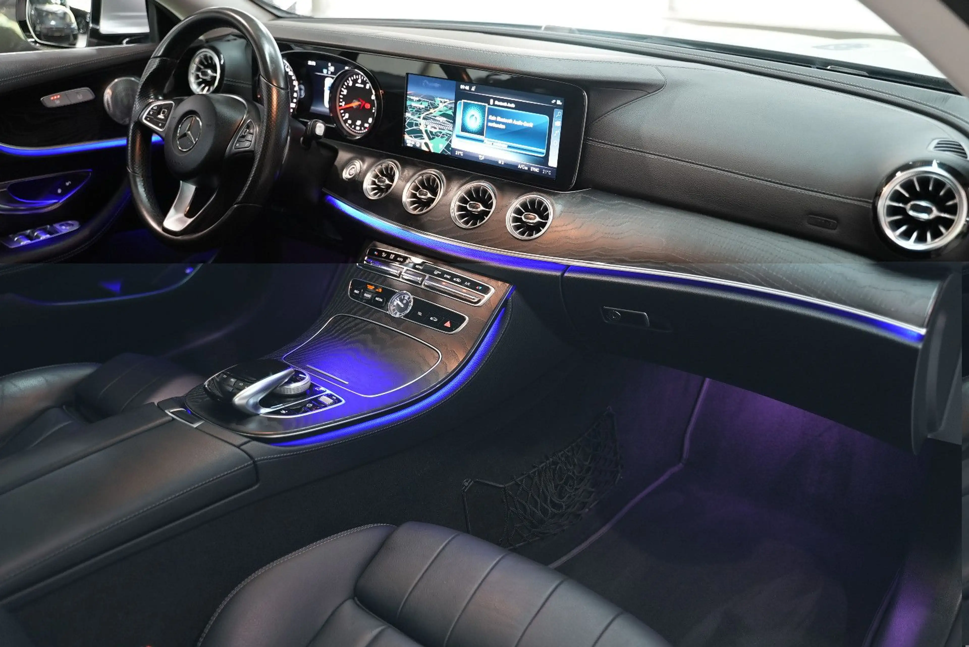 Mercedes-Benz E 200 AUTOM*LEDER*PANO*BURM*LED*360°*ASIST*AMBIE — photo 11