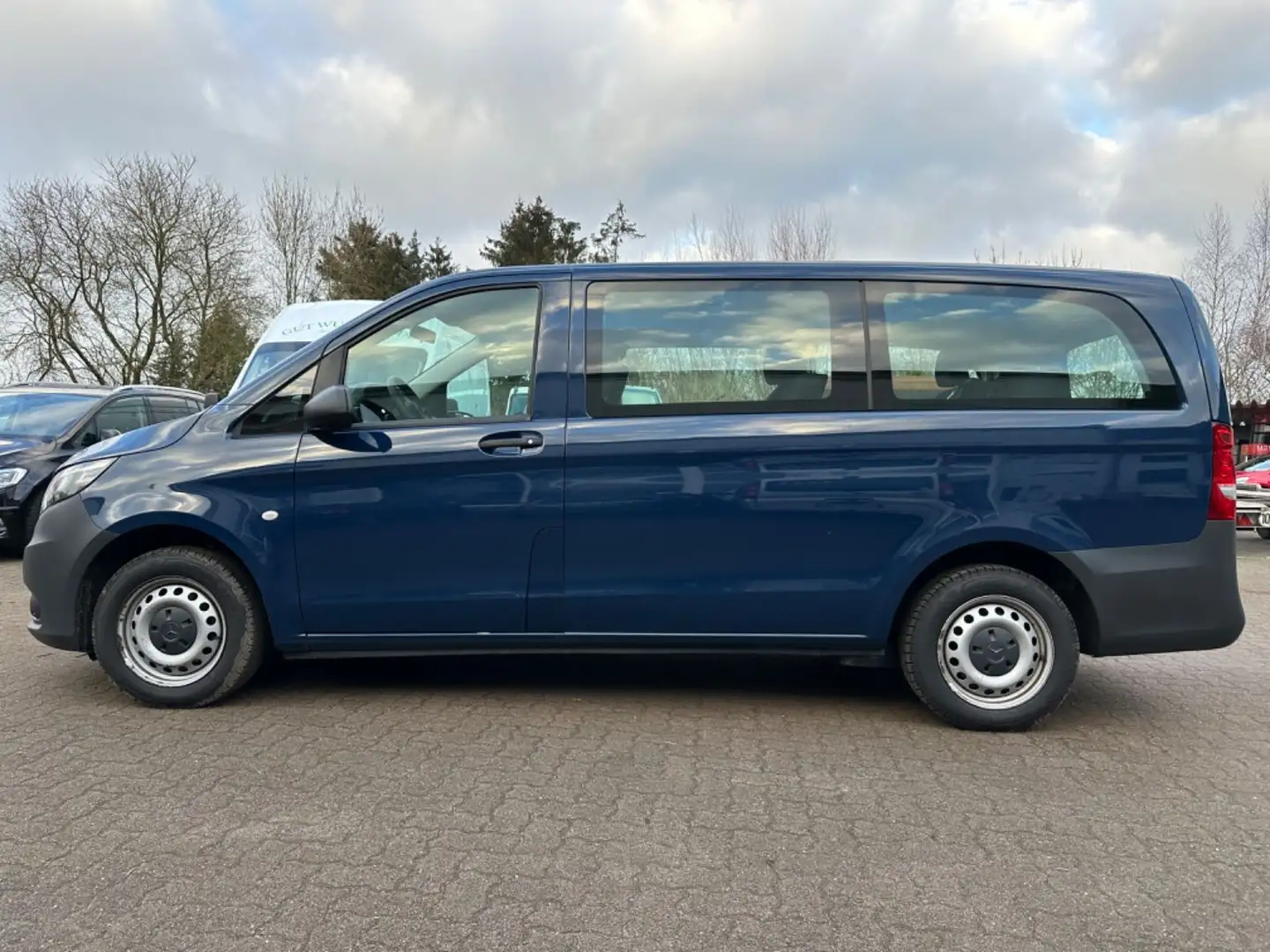 Mercedes-Benz Vito Tourer 114 CDI Pro lang/1H/8-Sitzer/Klima Blauw - 2