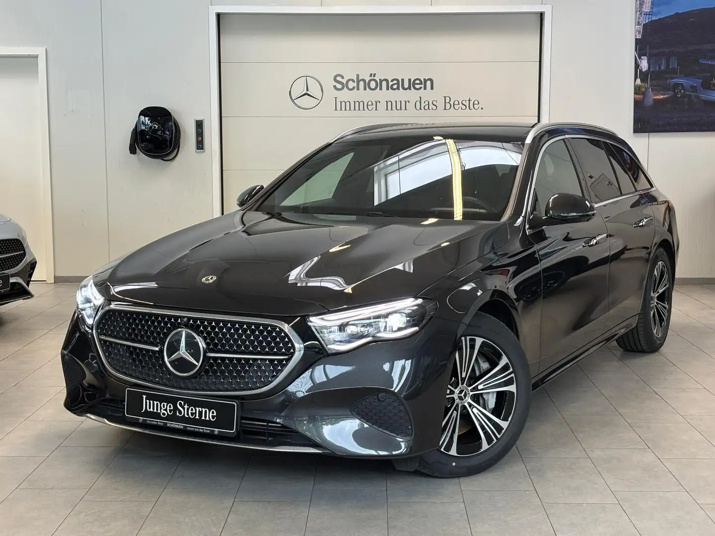 Mercedes-Benz E 450 d 4M T PANO+LEDER+AHK+DISTRO+KEYLESS+360° Grau - 1