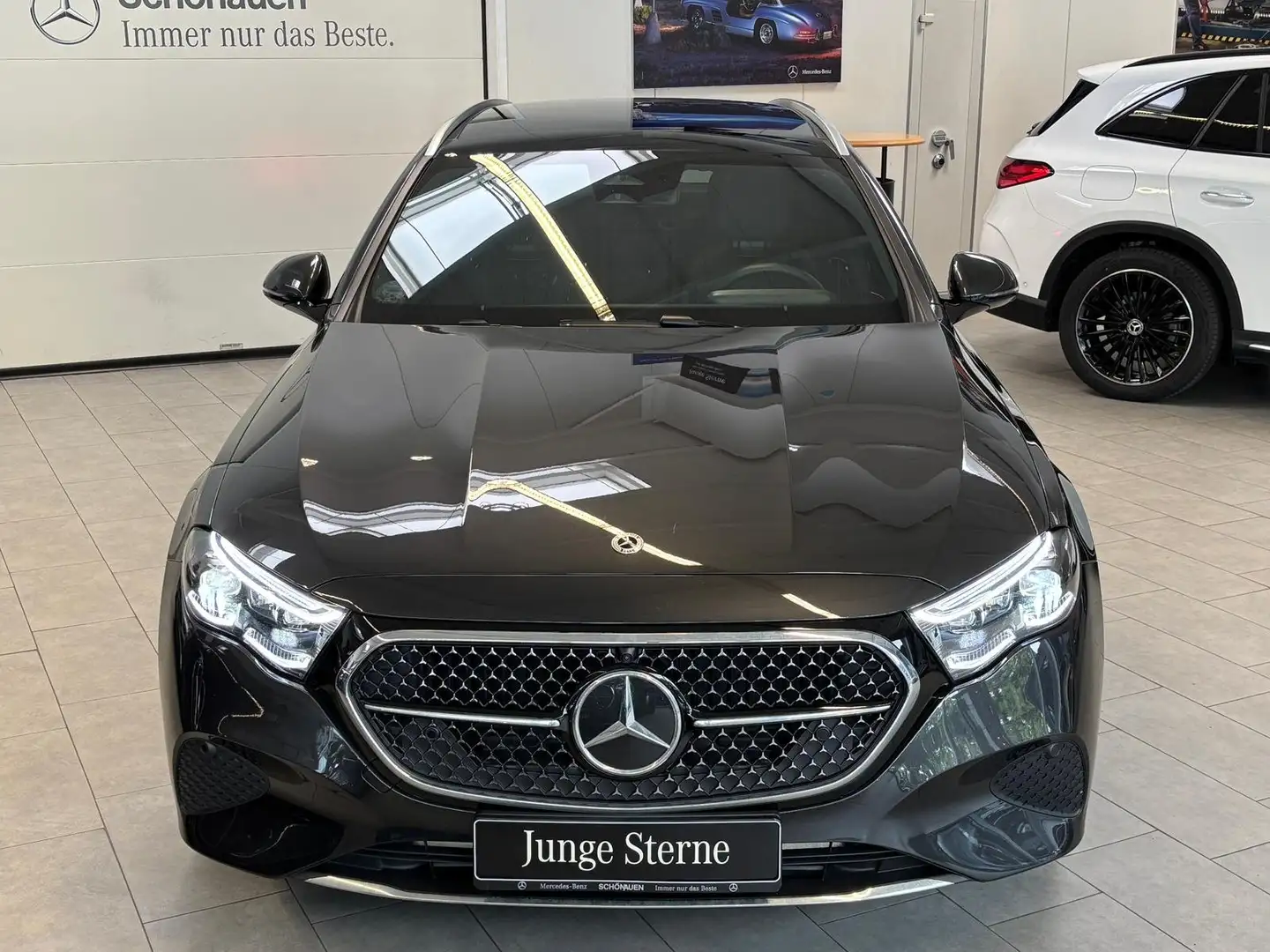 Mercedes-Benz E 450 d 4M T PANO+LEDER+AHK+DISTRO+KEYLESS+360° Grau - 2