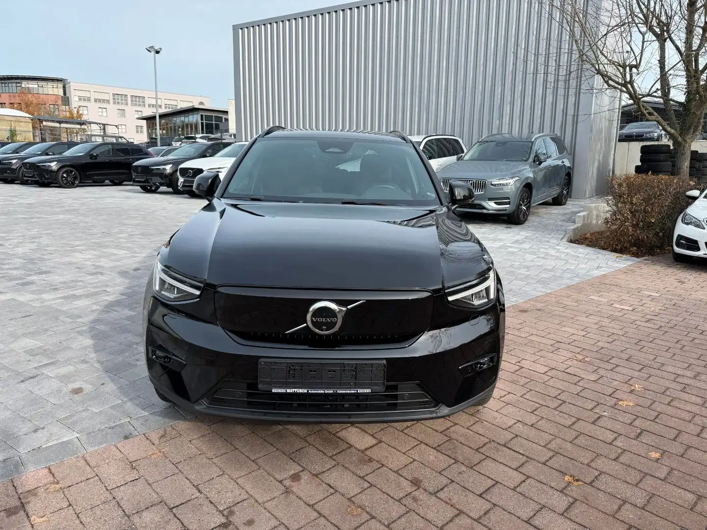 Volvo XC40 ULTIMATE+ALLWETTER+AHK+BLISS+PILOT+ Schwarz - 2