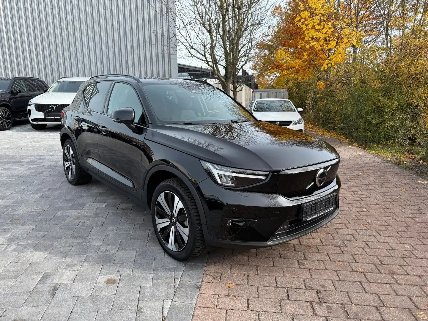 Volvo XC40 ULTIMATE+ALLWETTER+AHK+BLISS+PILOT+ Schwarz - 1