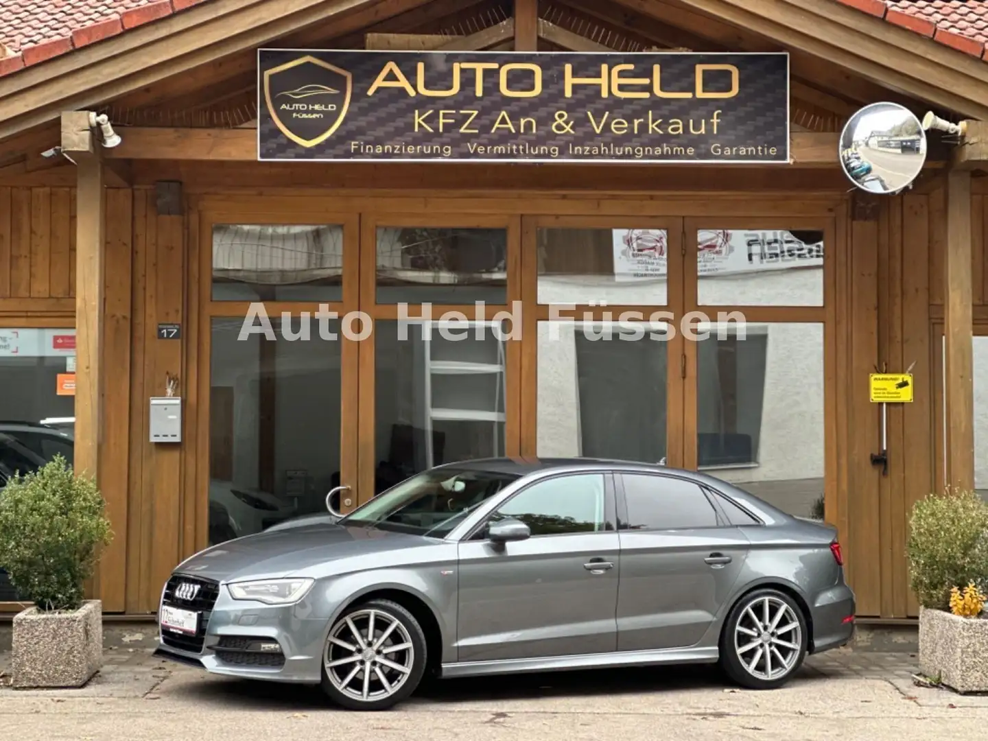 Audi A3 Limousine S line BiXenon Temp Shz Gris - 1