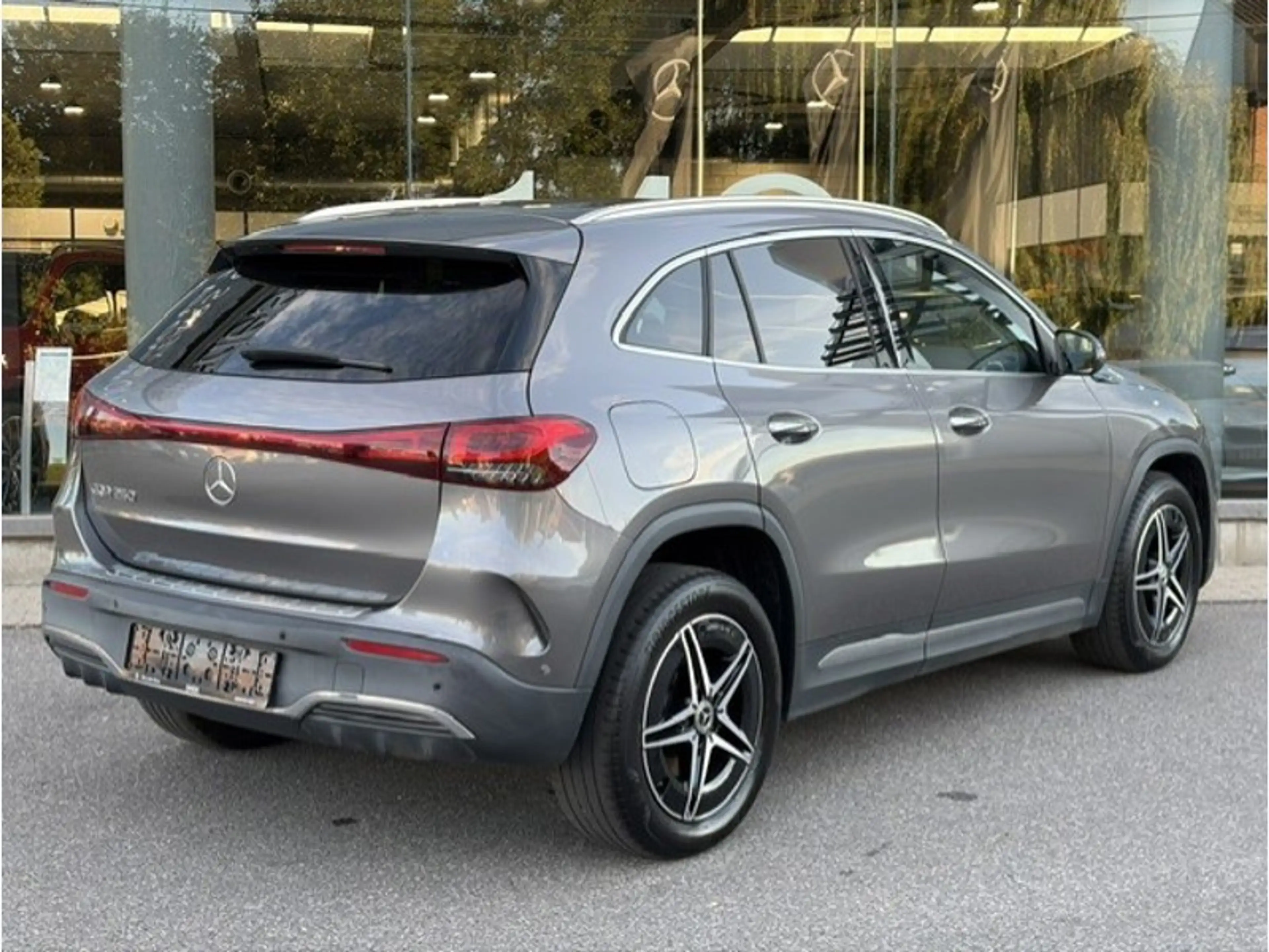 Mercedes-Benz EQA 250 AMG Pack Night — photo 5