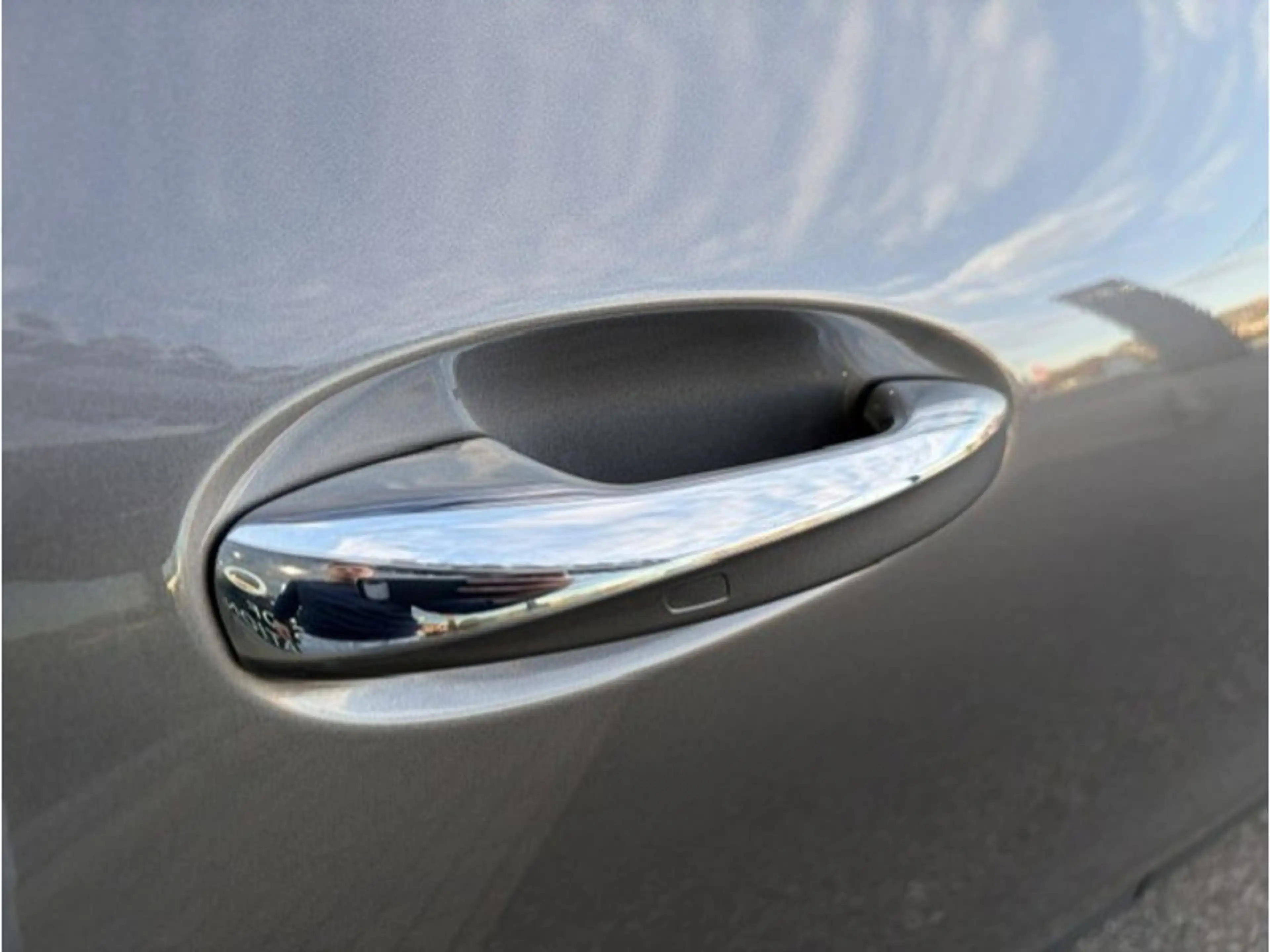 Mercedes-Benz EQA 250 AMG Pack Night — photo 8