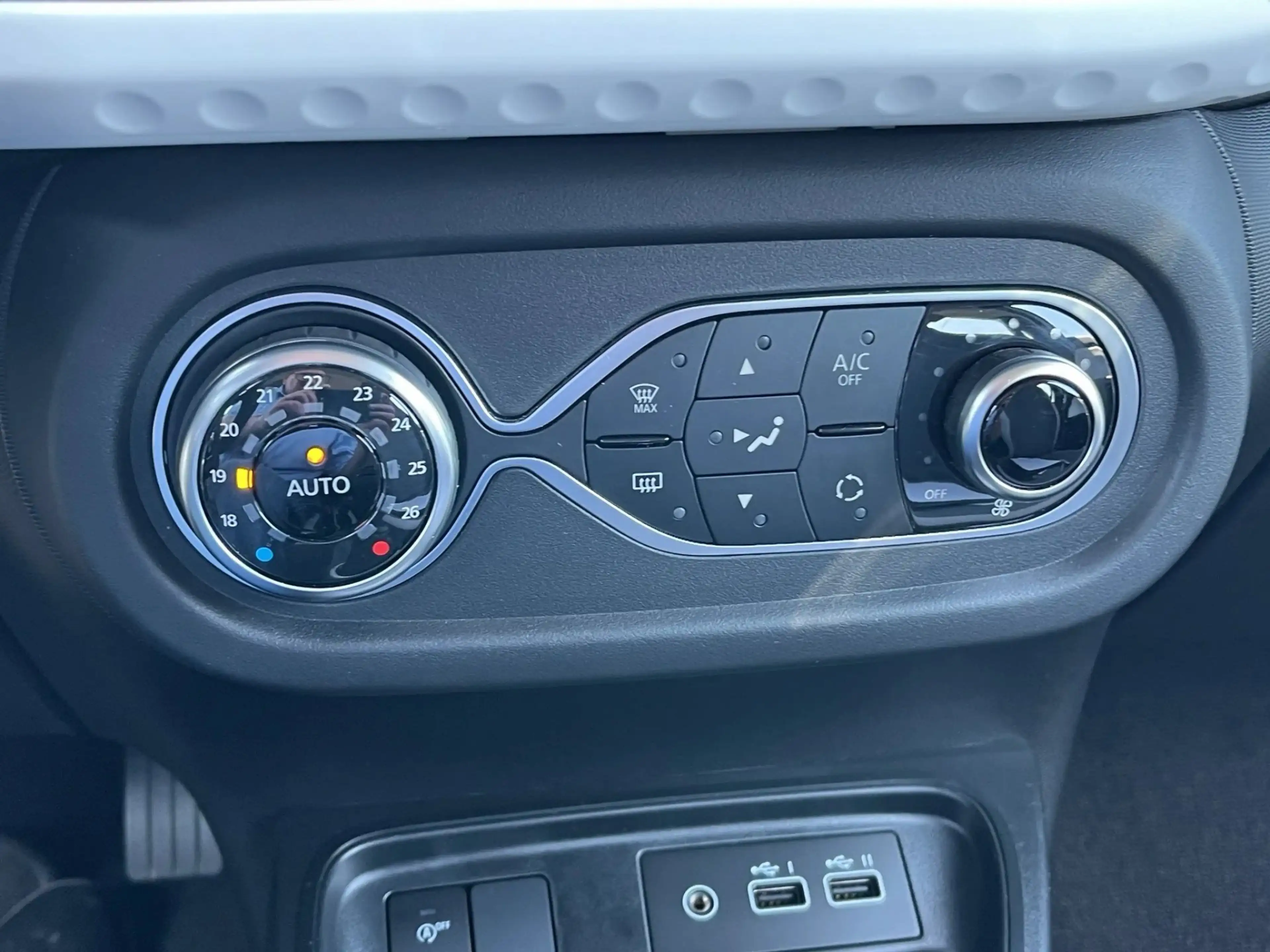 Renault Twingo 1,0 SC 65 EQUILBRE Start Stop — photo 14
