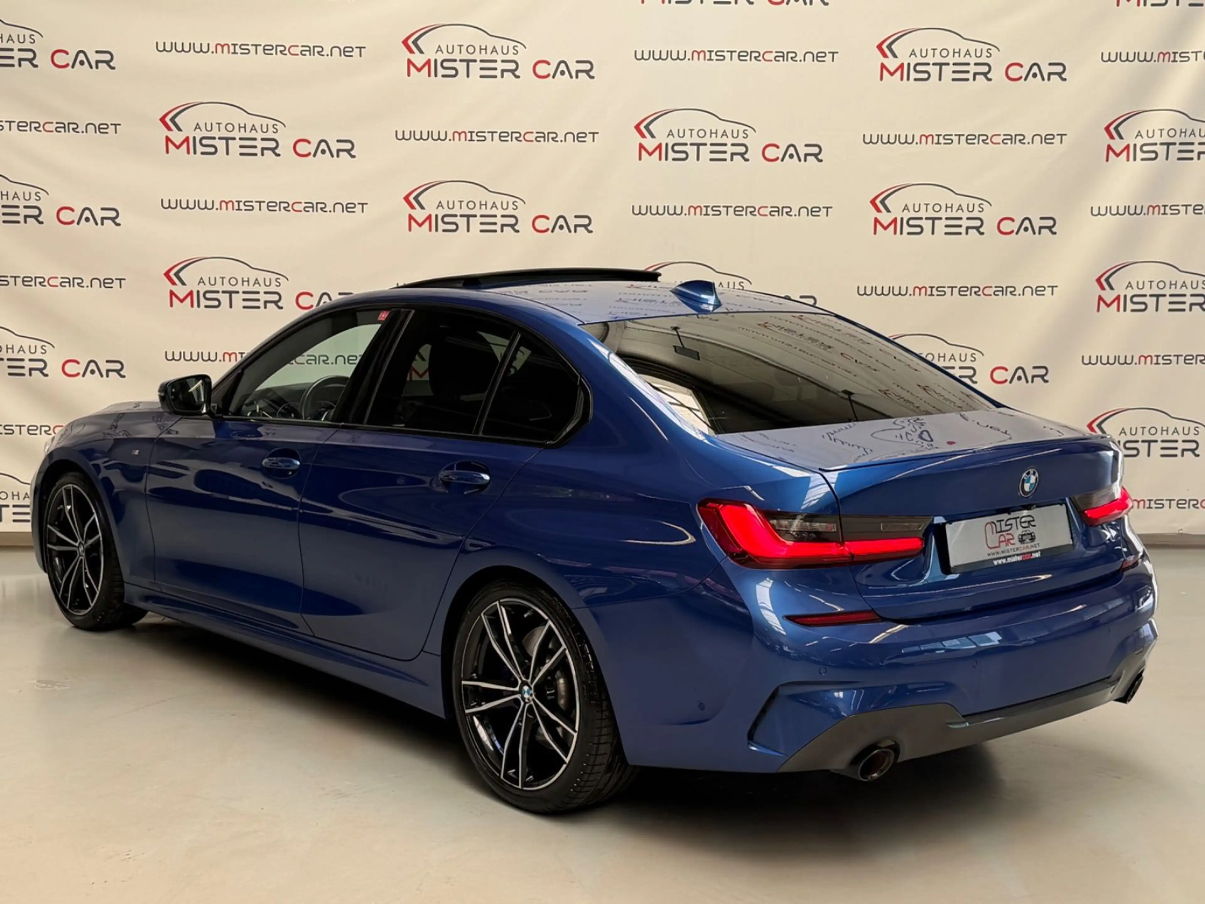 BMW 330 i M Sport LASER/STANDH/GESTIK/GSHD/HUD/360/19 — photo 3