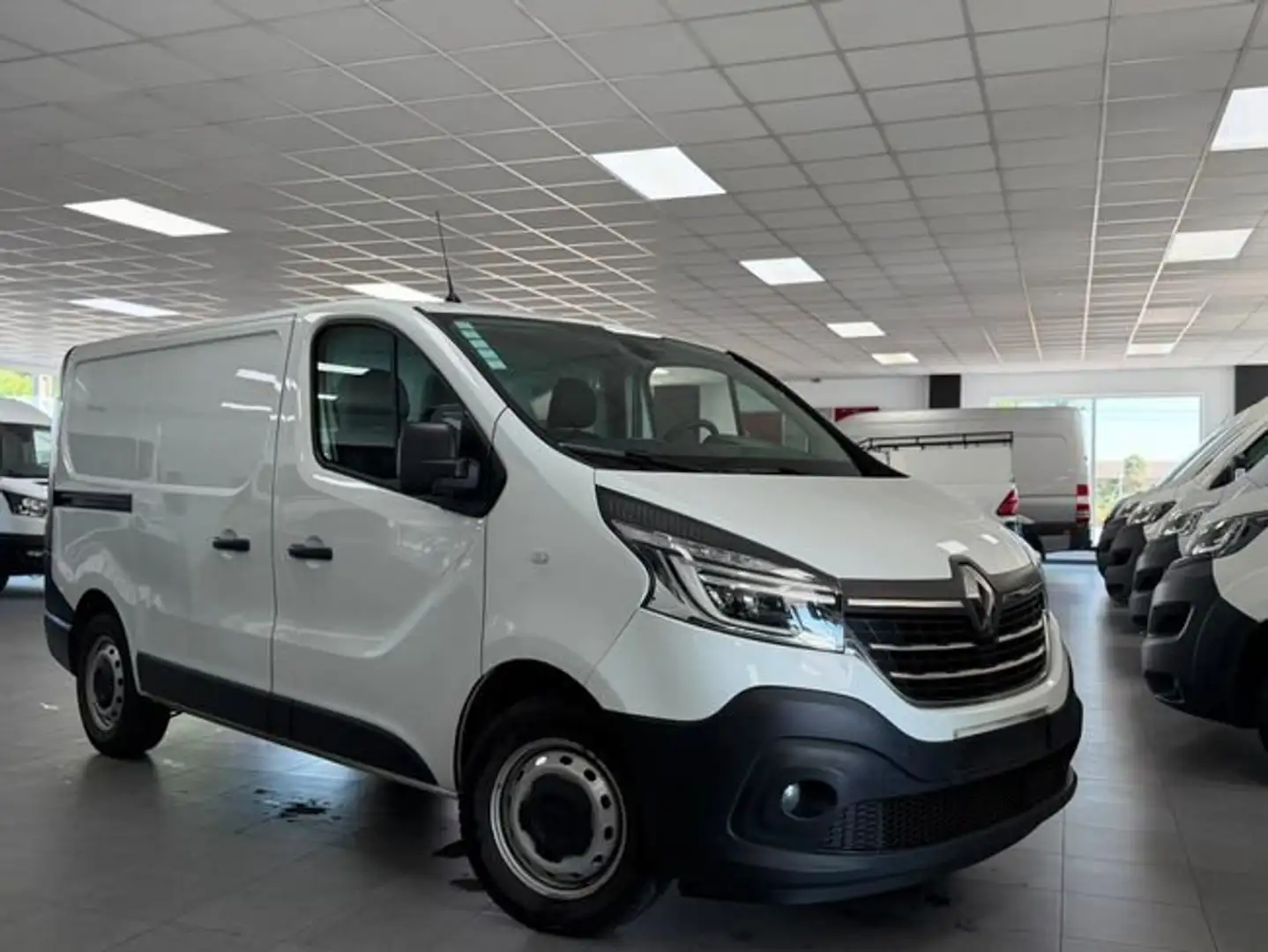 Renault Trafic Furgón 27 L1H1 Energy BluedCi 88kW Blanco - 2