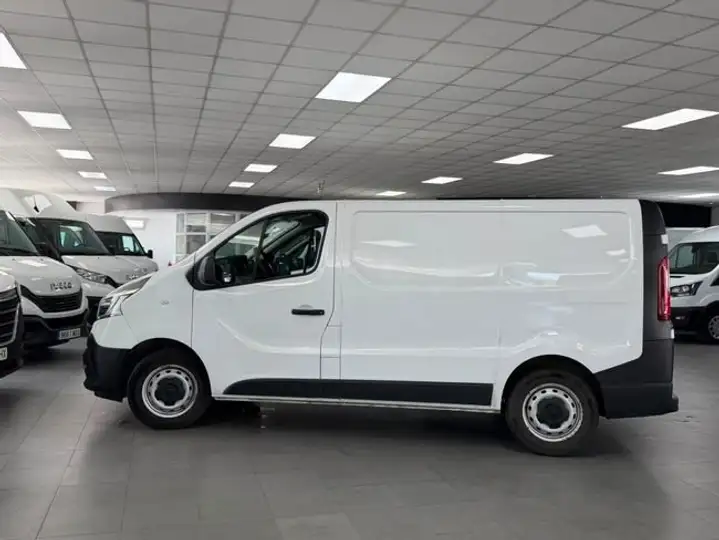 Renault Trafic 2021, foto 22