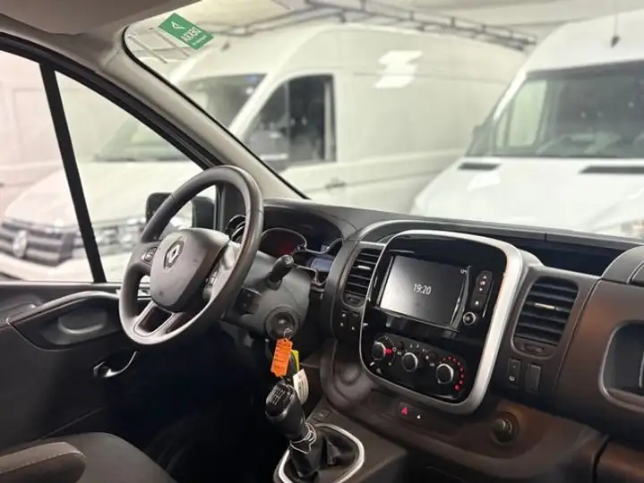 Renault Trafic 2021, foto 29