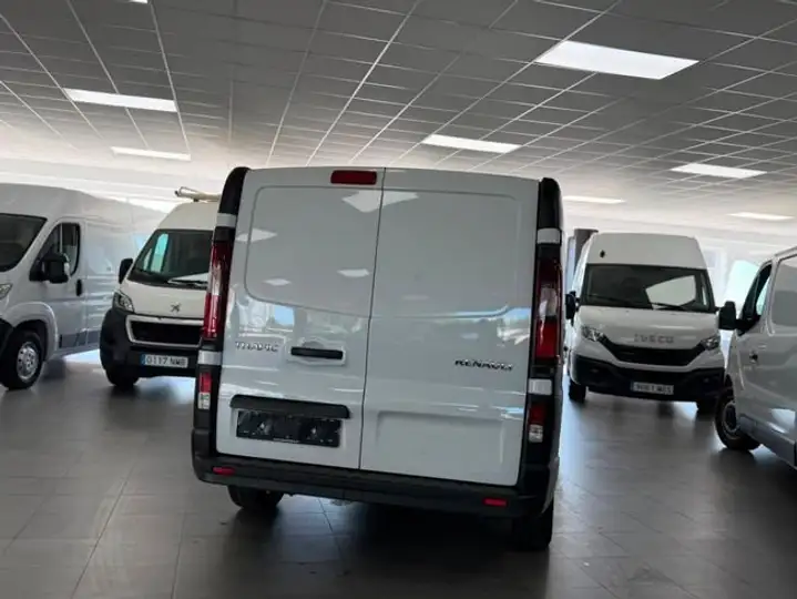 Renault Trafic 2021, foto 15