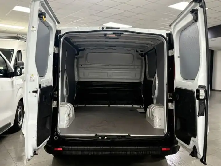 Renault Trafic 2021, foto 10