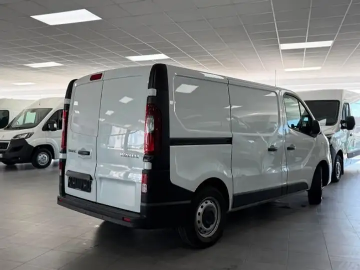 Renault Trafic 2021, foto 19