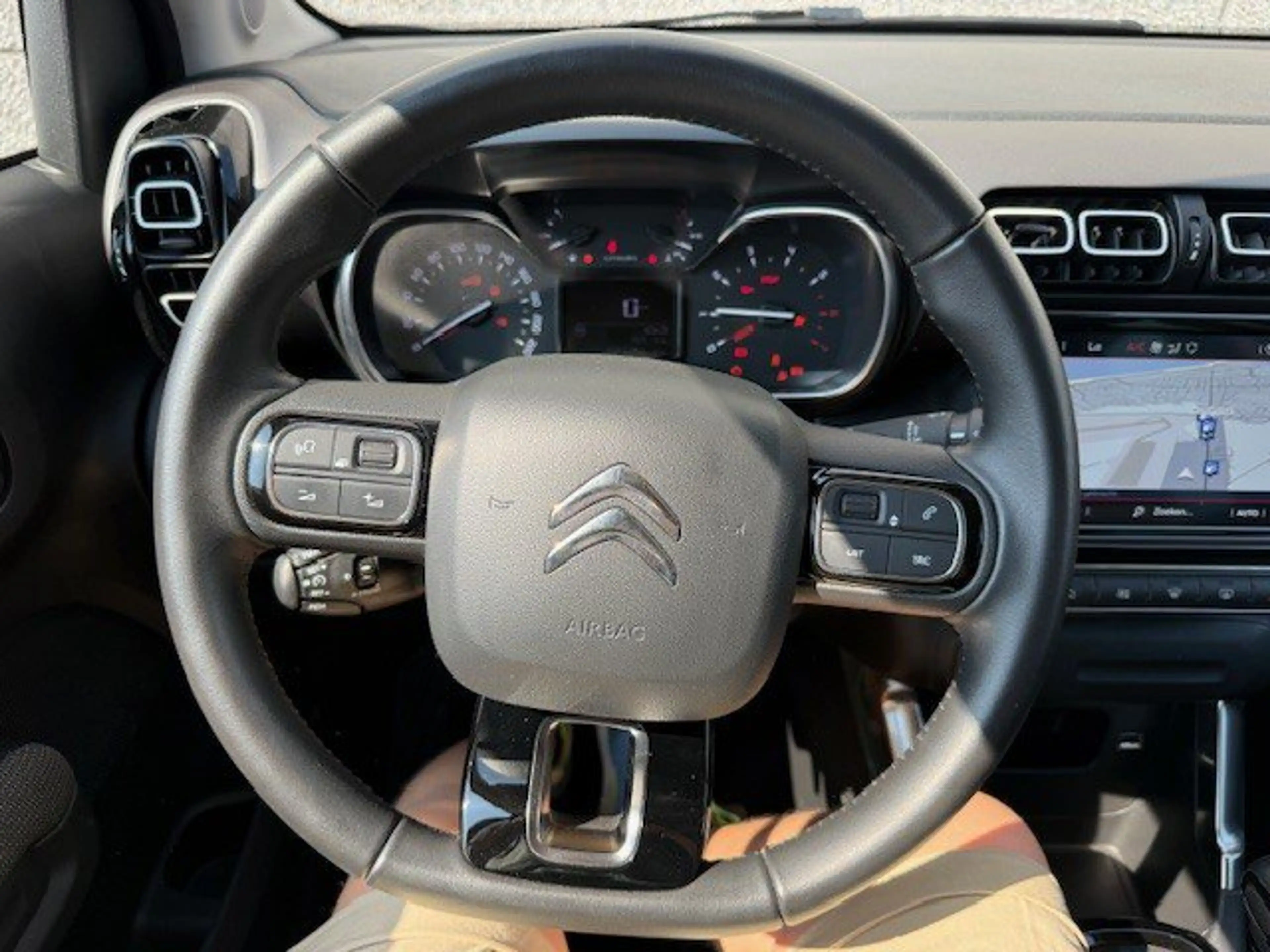 Citroen C3 Aircross *GPS*P SENS* 1.2 BENZ 110 PK SHINE — photo 11