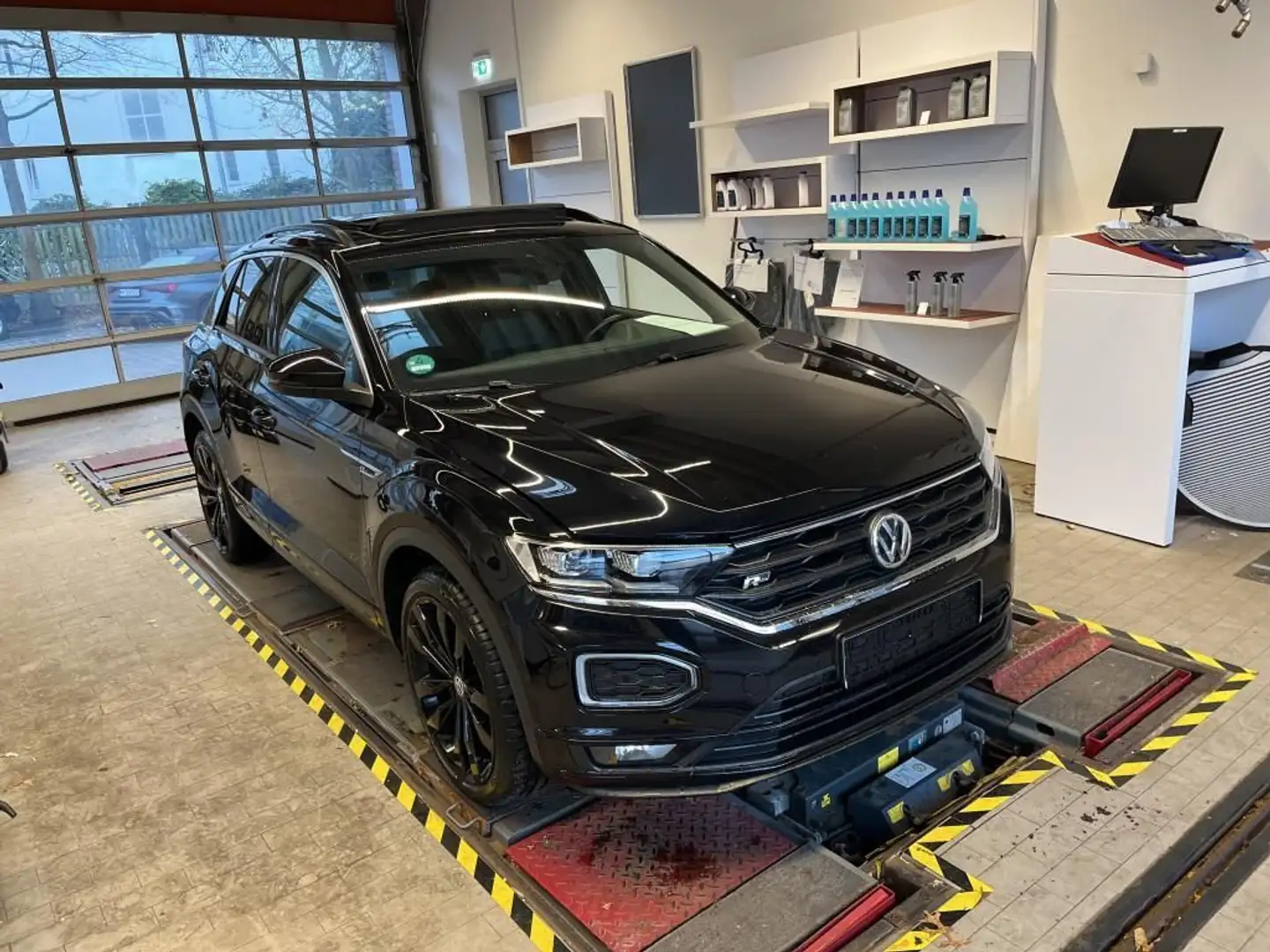Volkswagen T-Roc 2.0 TSI DSG Sport 4Motion Navi Panoramadac Schwarz - 2
