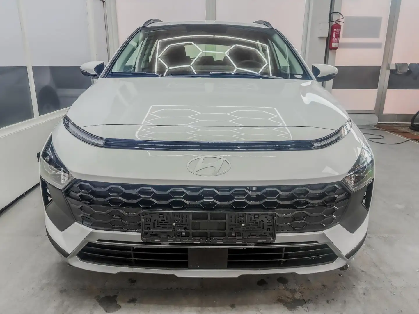 Hyundai BAYON LIFE DCT NAVI RFK TEMPOMAT 1.0 T-GDi DCT 66,2kW... Weiß - 2