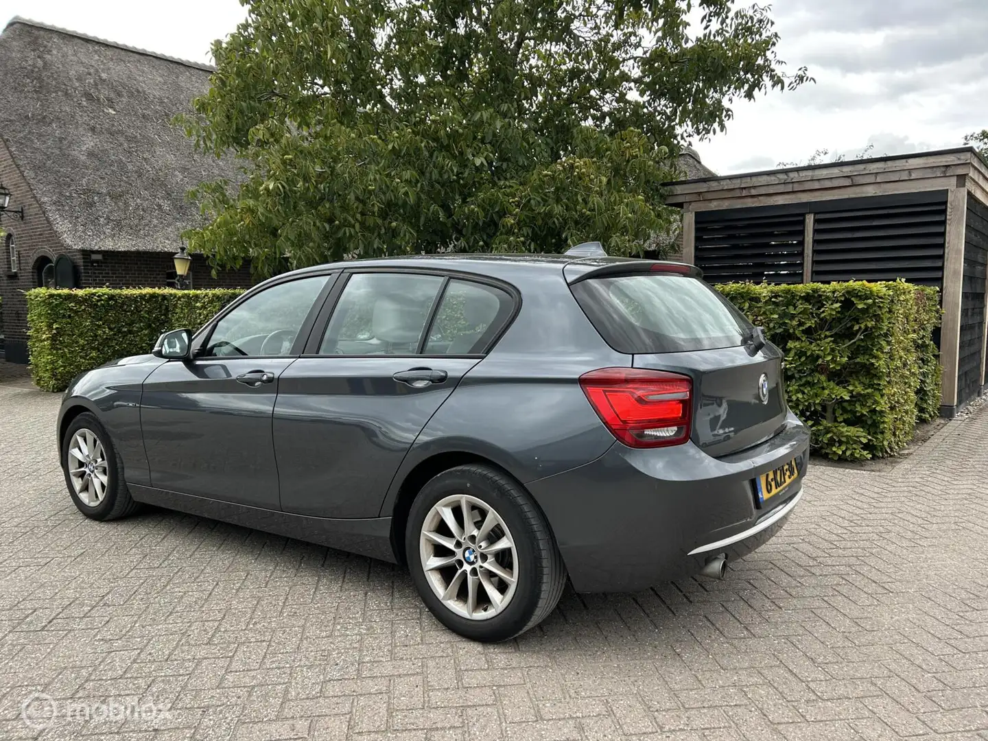 BMW 116 1-serie 116d Executive /Aut /Urban /Leer /Navi Gris - 2