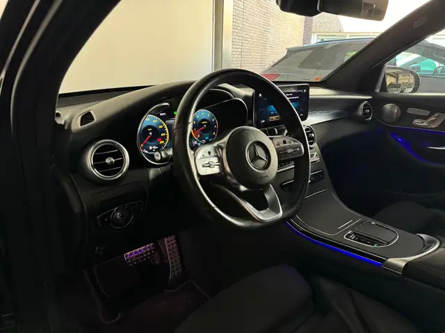 Mercedes-Benz GLC view 9
