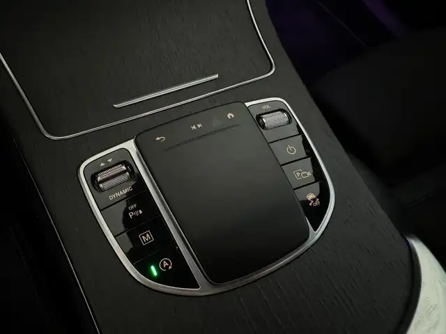 Mercedes-Benz GLC view 14