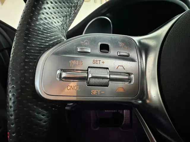 Mercedes-Benz GLC view 13