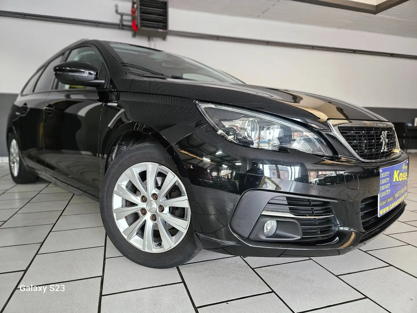 Peugeot 308 SW 1.2 PureTech Style/NAVIGATION/CARPLAY 1ERE MAIN Noir - 2