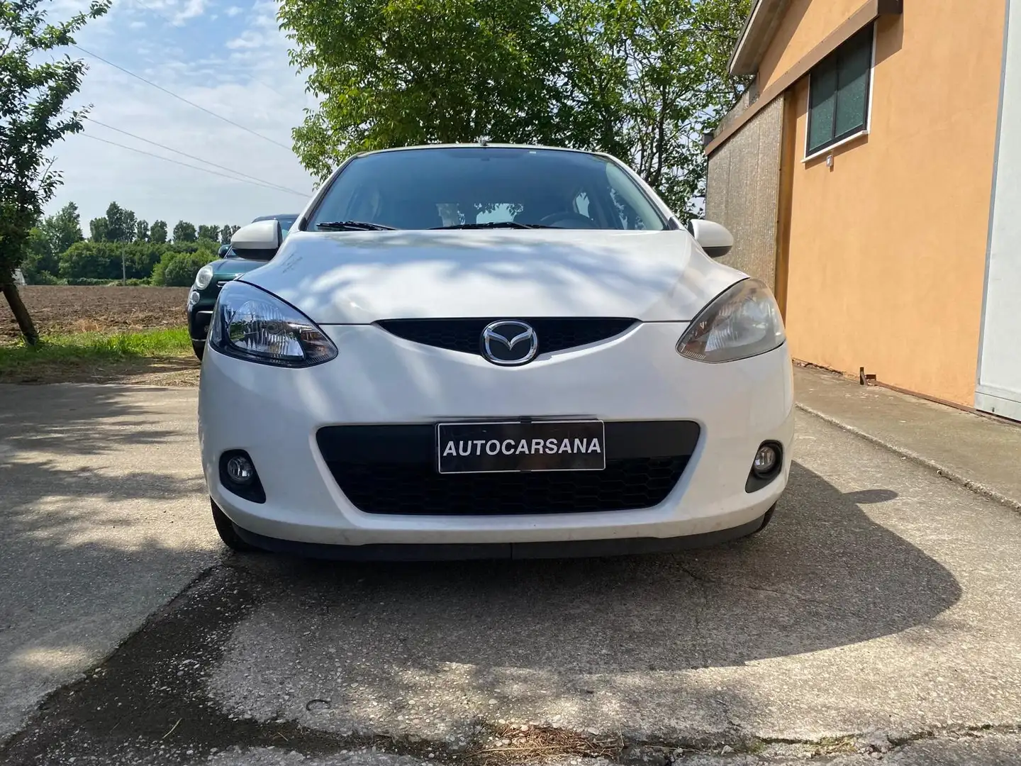 Mazda 2 1.4 TD MOLTO BELLA GUARDA Bianco - 2