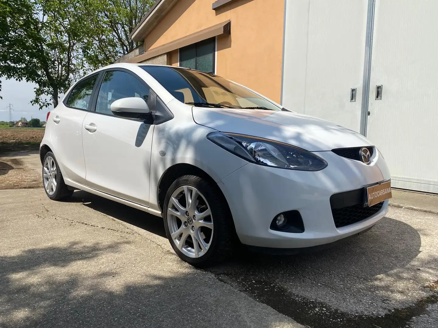 Mazda 2 1.4 TD MOLTO BELLA GUARDA Bianco - 1