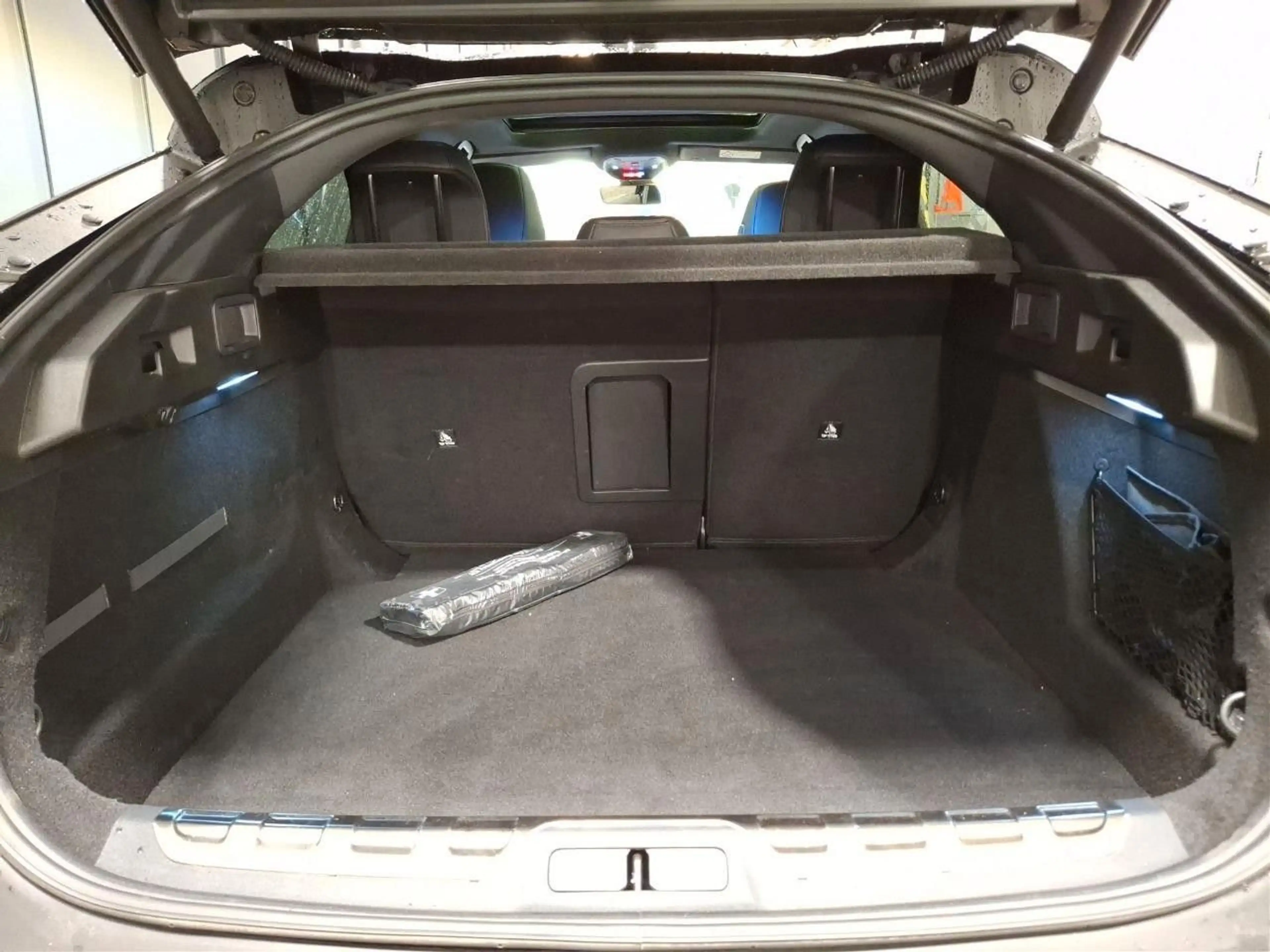 Peugeot 408 Hybrid GT 145 PS 6G-DSG *SURROUNDING-PACKET* — photo 8