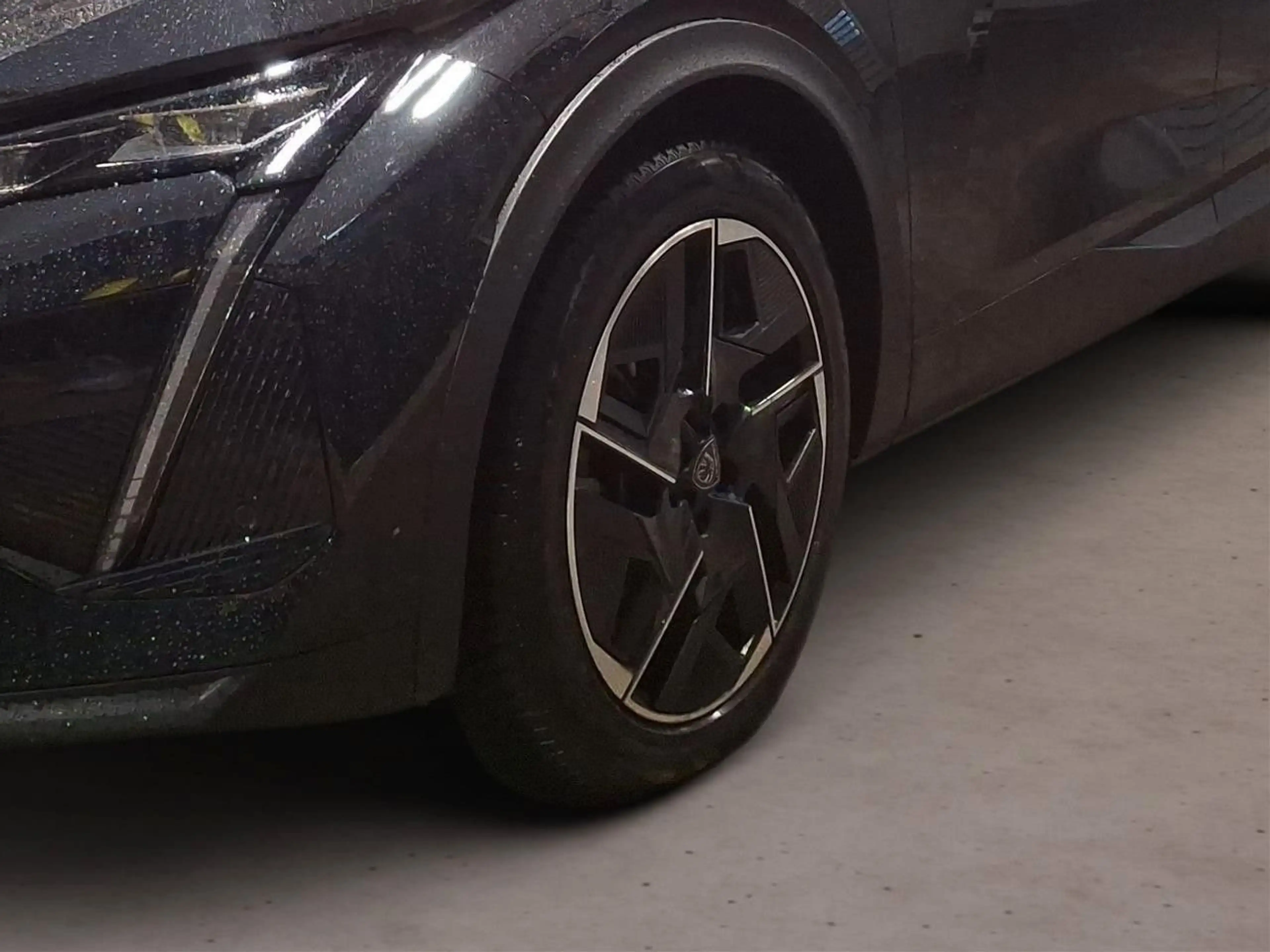 Peugeot 408 Hybrid GT 145 PS 6G-DSG *SURROUNDING-PACKET* — photo 14