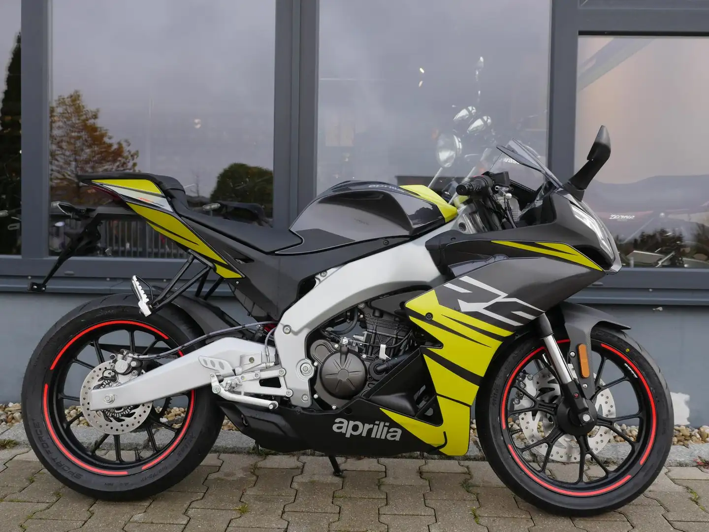 Aprilia RS 125 / Replica - mehrere Farben - Lager - 1