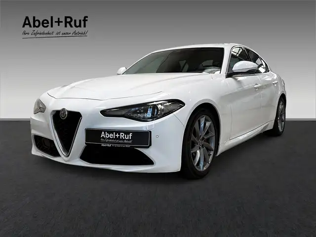 Alfa Romeo Giulia Super Bi-Xenon+Tempo - nur Händler/Export