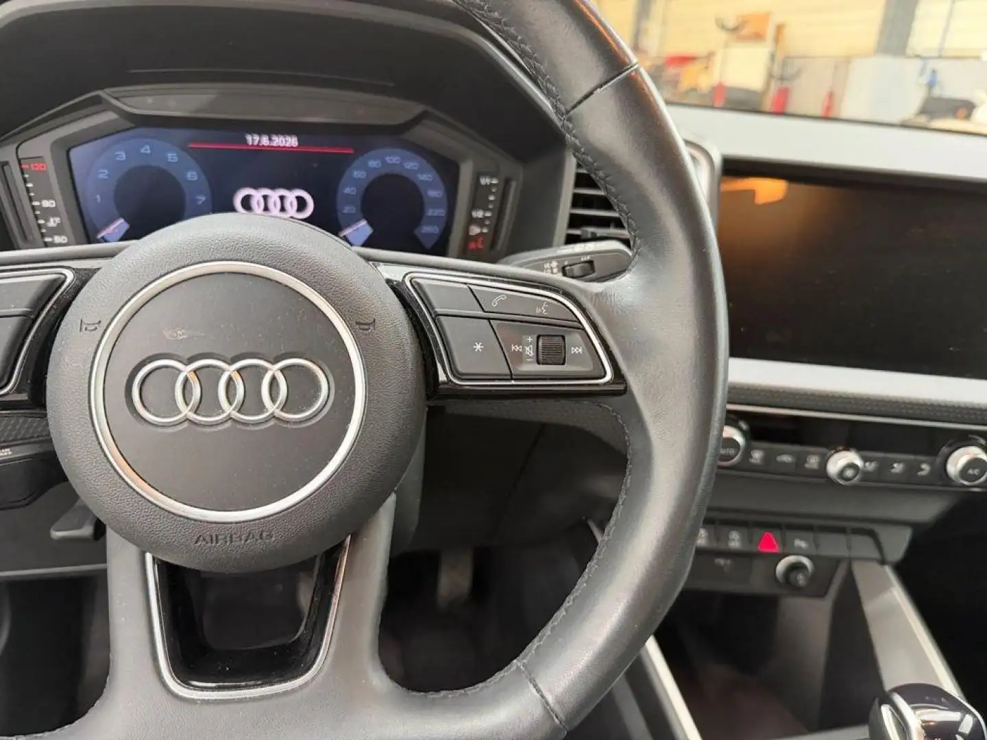 Audi A1 Sportback 30 TFSI Adrenalin S tronic Gris - 2