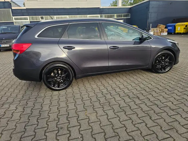Kia Ceed SW / cee'd SW Ceed SW Diesel 1.6 CRDi 136 ISG Edition 7,Klima,Alu,ZV,el.Fenster,Voll,Tüv 09/2028