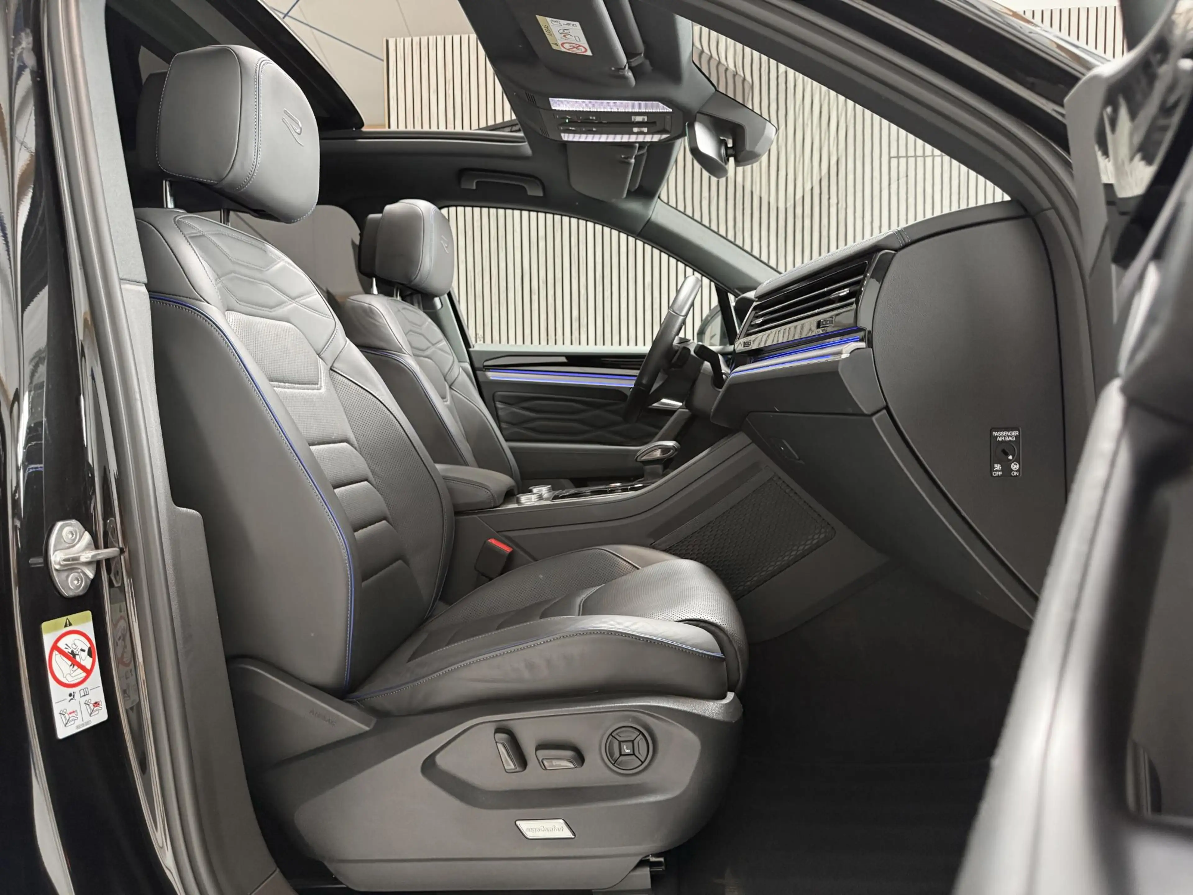 Volkswagen Touareg 3.0 TSi 4MOTION R LINE - PANORAMADAK - TREKHAAK - — photo 15