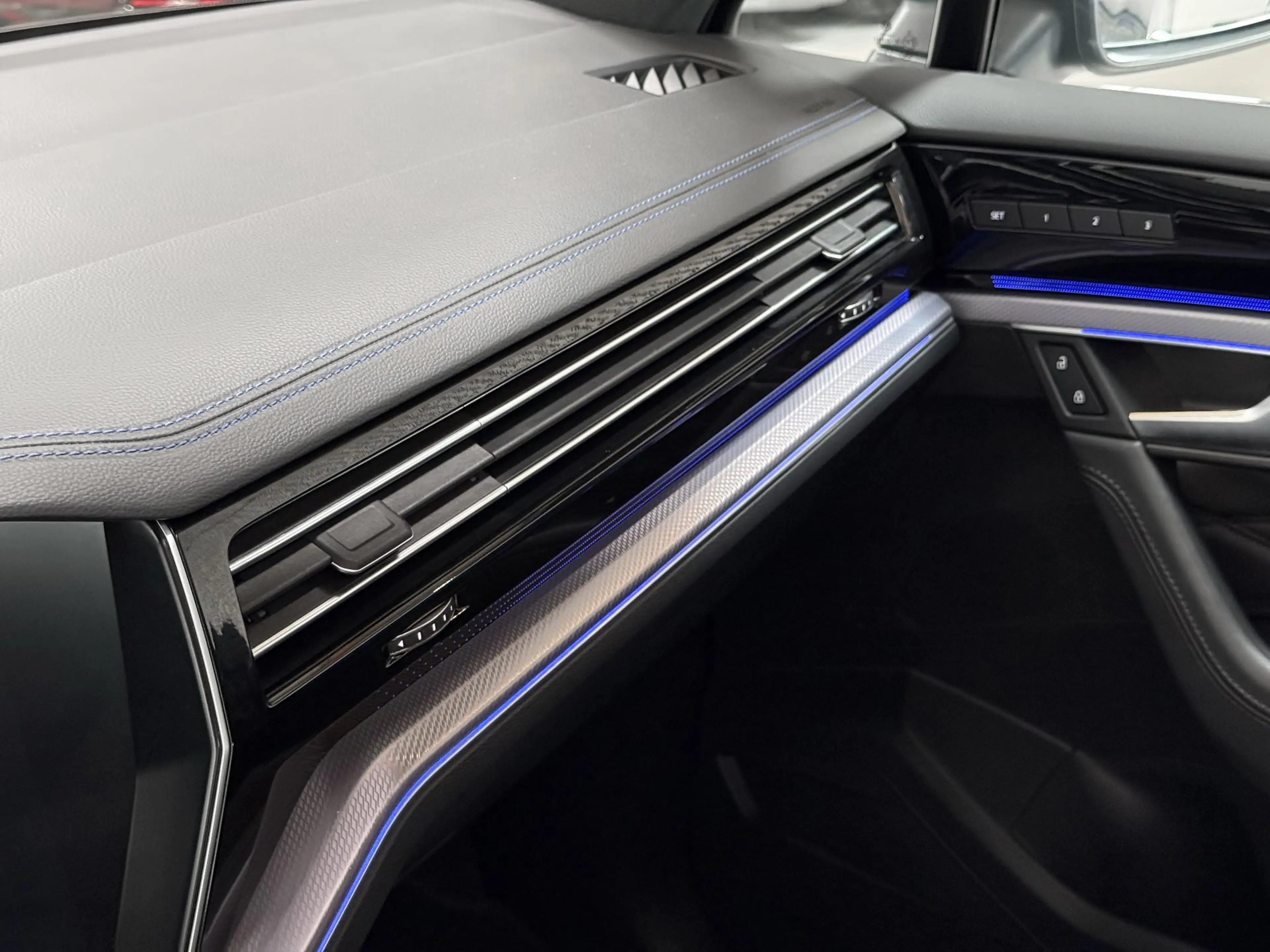Volkswagen Touareg 3.0 TSi 4MOTION R LINE - PANORAMADAK - TREKHAAK - — photo 14