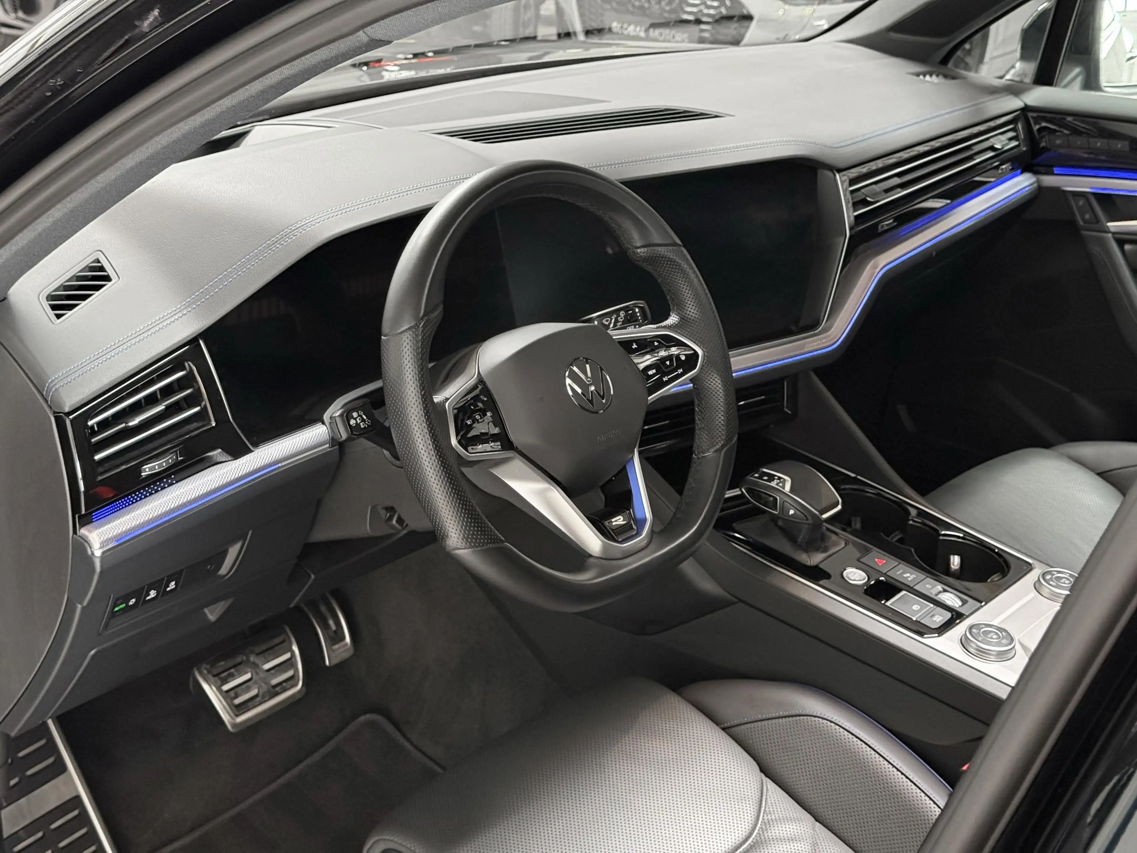 Volkswagen Touareg 3.0 TSi 4MOTION R LINE - PANORAMADAK - TREKHAAK - — photo 8