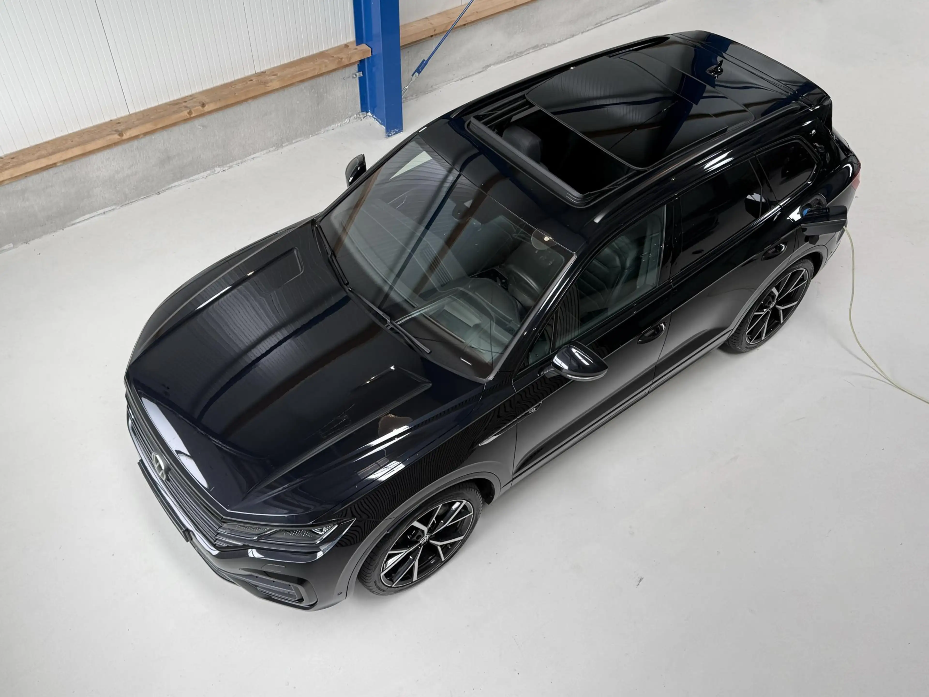 Volkswagen Touareg 3.0 TSi 4MOTION R LINE - PANORAMADAK - TREKHAAK - — photo 3