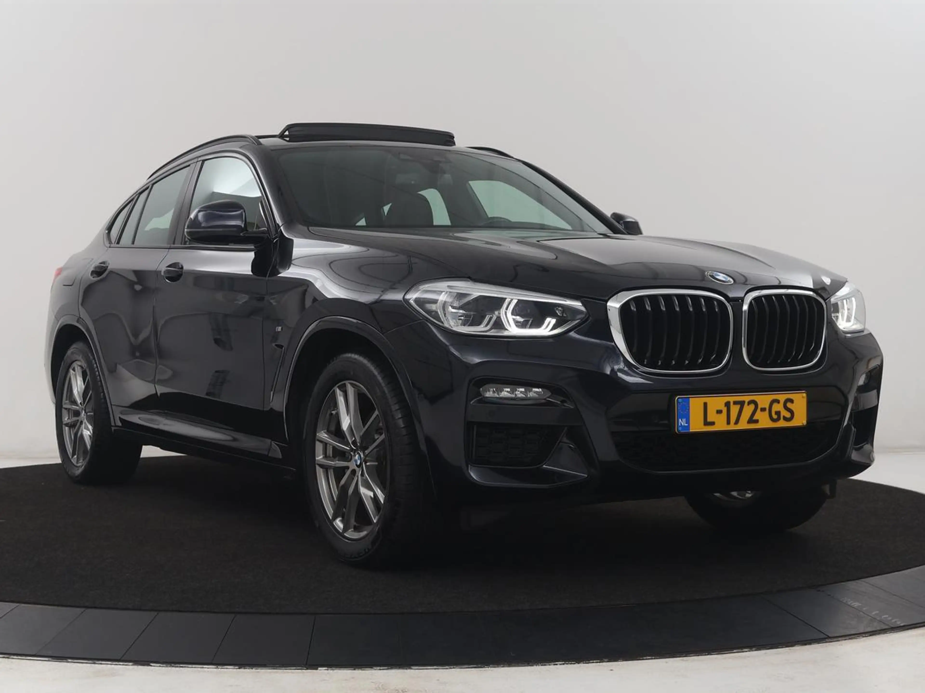 BMW X4 xDrive20i Business Edition | M-sport | Panoramadak — photo 42