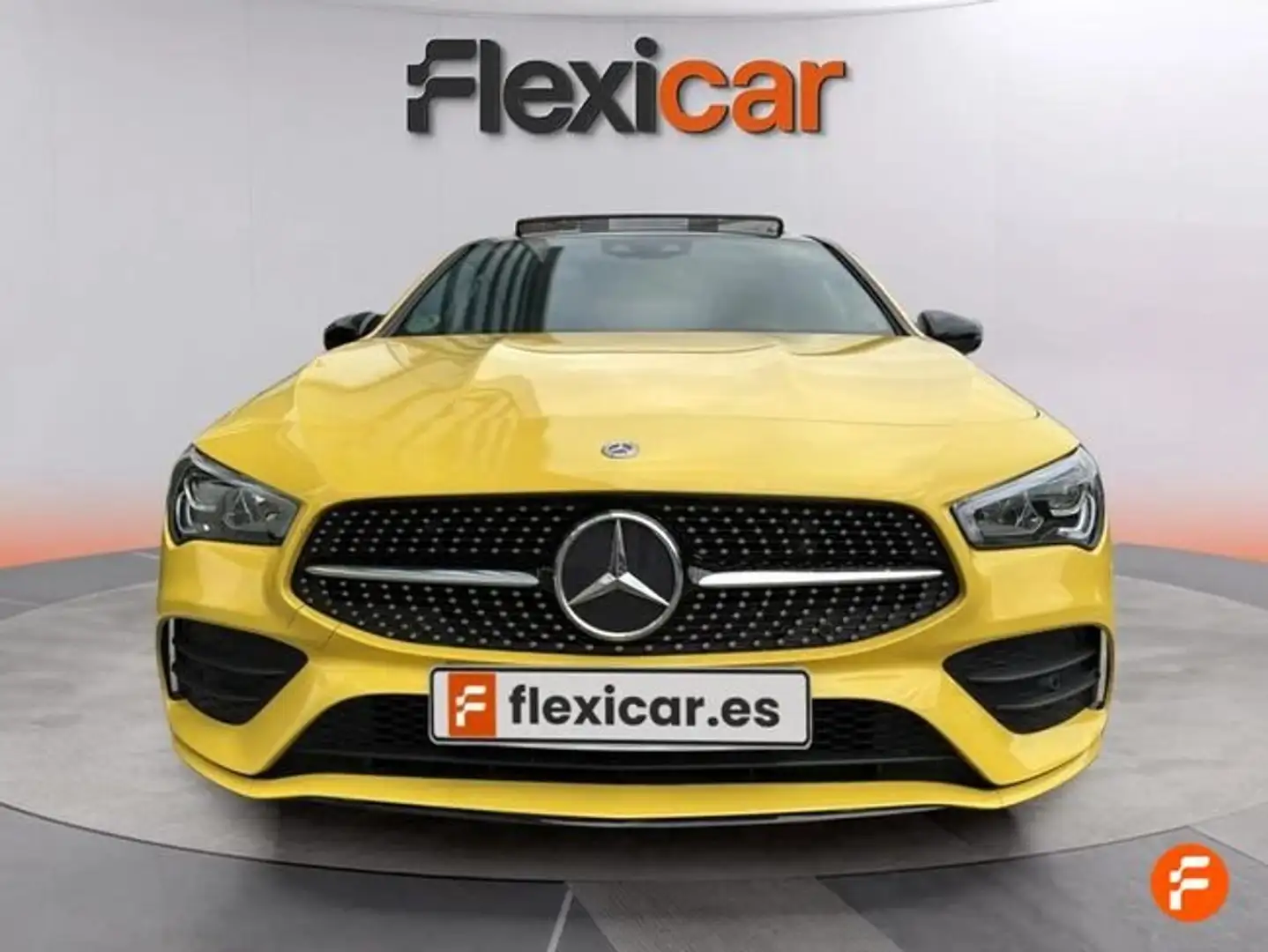 Mercedes-Benz CLA 200 Amarillo - 2