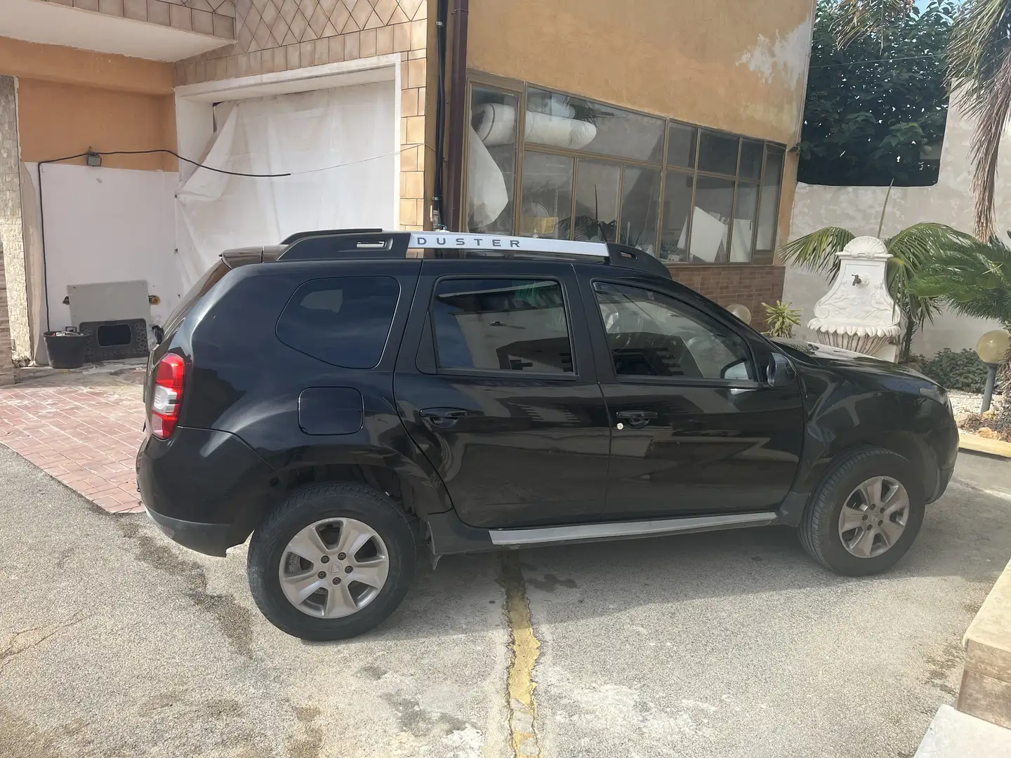 Dacia Duster 1.6 Black Shadow Gpl 4x2 s&s 115cv - 2