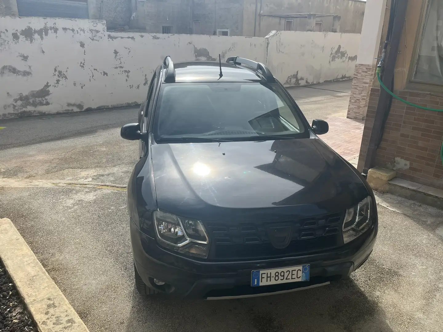 Dacia Duster 1.6 Black Shadow Gpl 4x2 s&s 115cv - 1