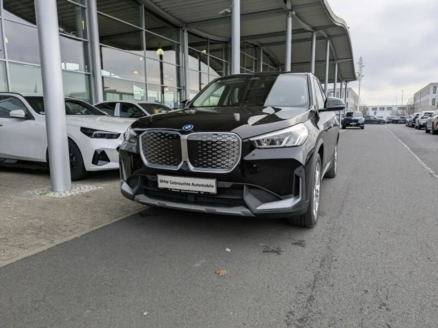 BMW iX1 xDrive30 Navi. Kamera. Park Ass. Schwarz - 1