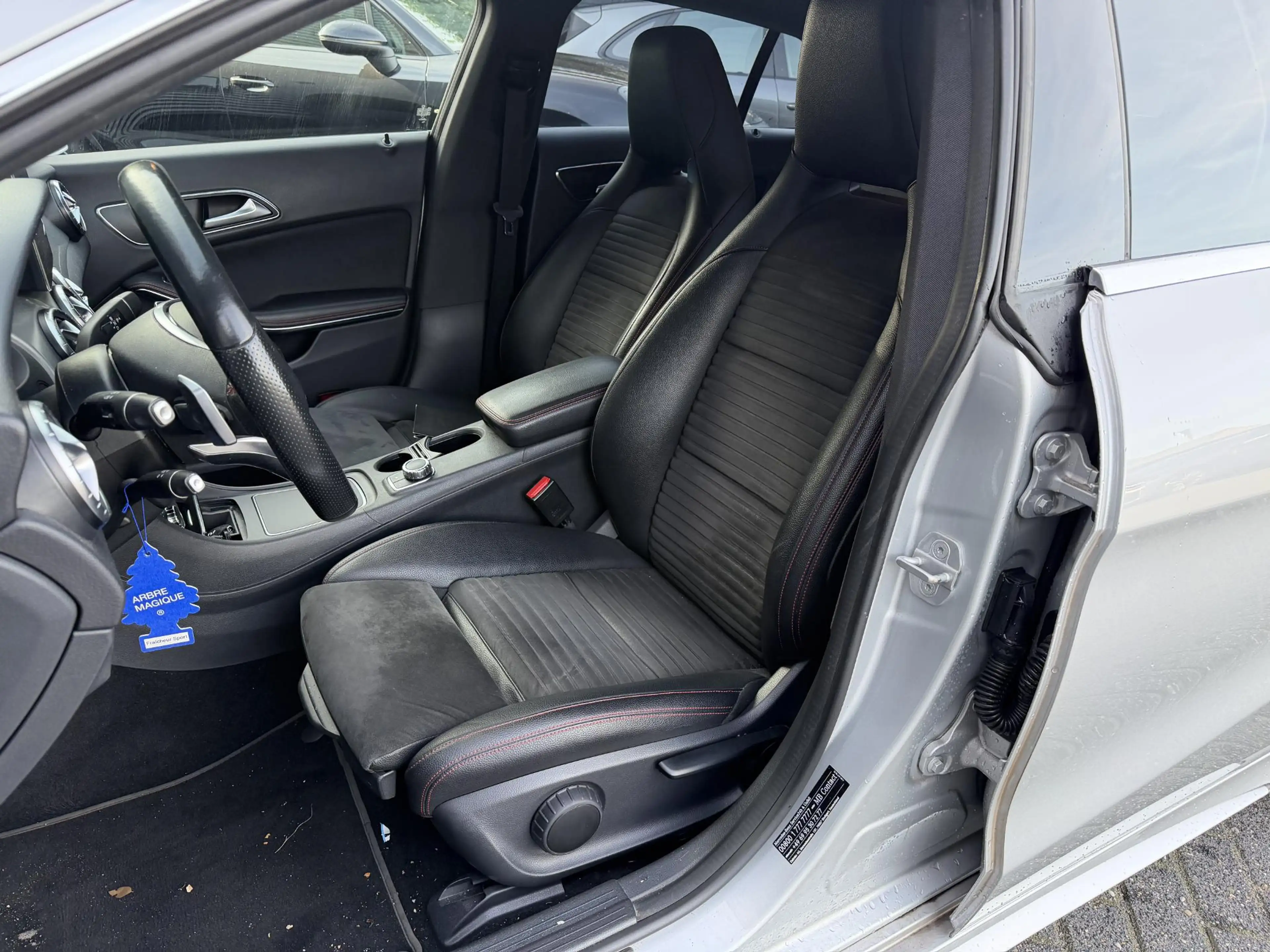 Mercedes-Benz CLA 180 Shooting Brake AMG | Navigatie | Parkeersensoren | — photo 11
