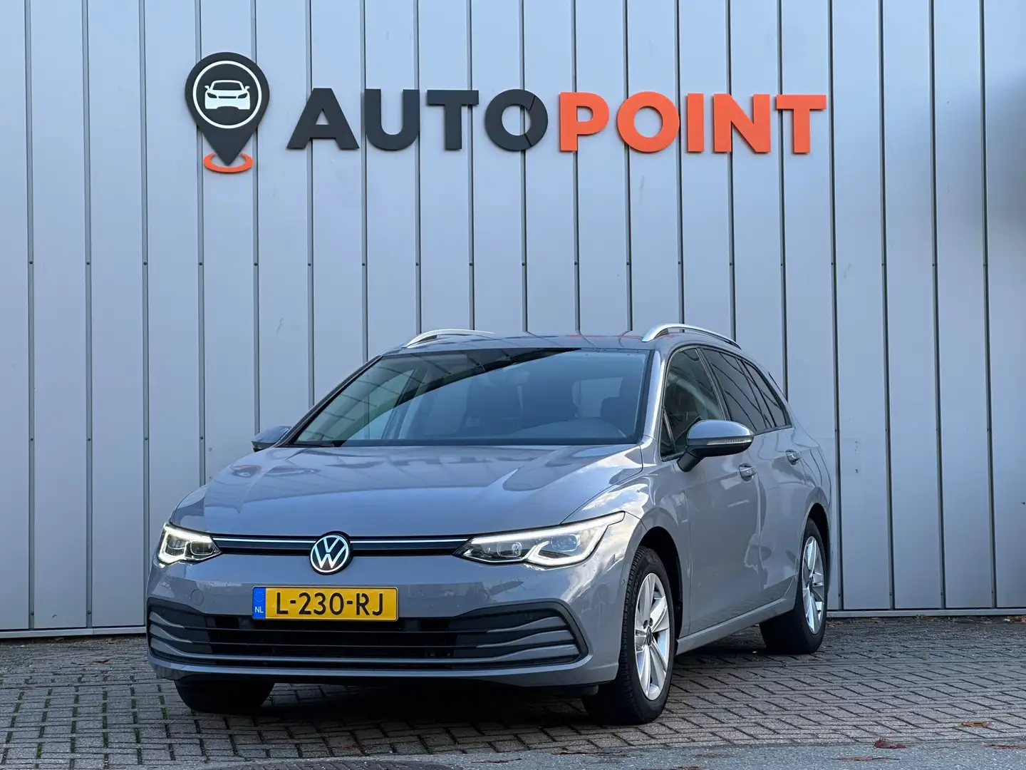 Volkswagen Golf Variant 1.5 eTSI MEMORY ST TREKHAAK CAMERA Grijs - 2