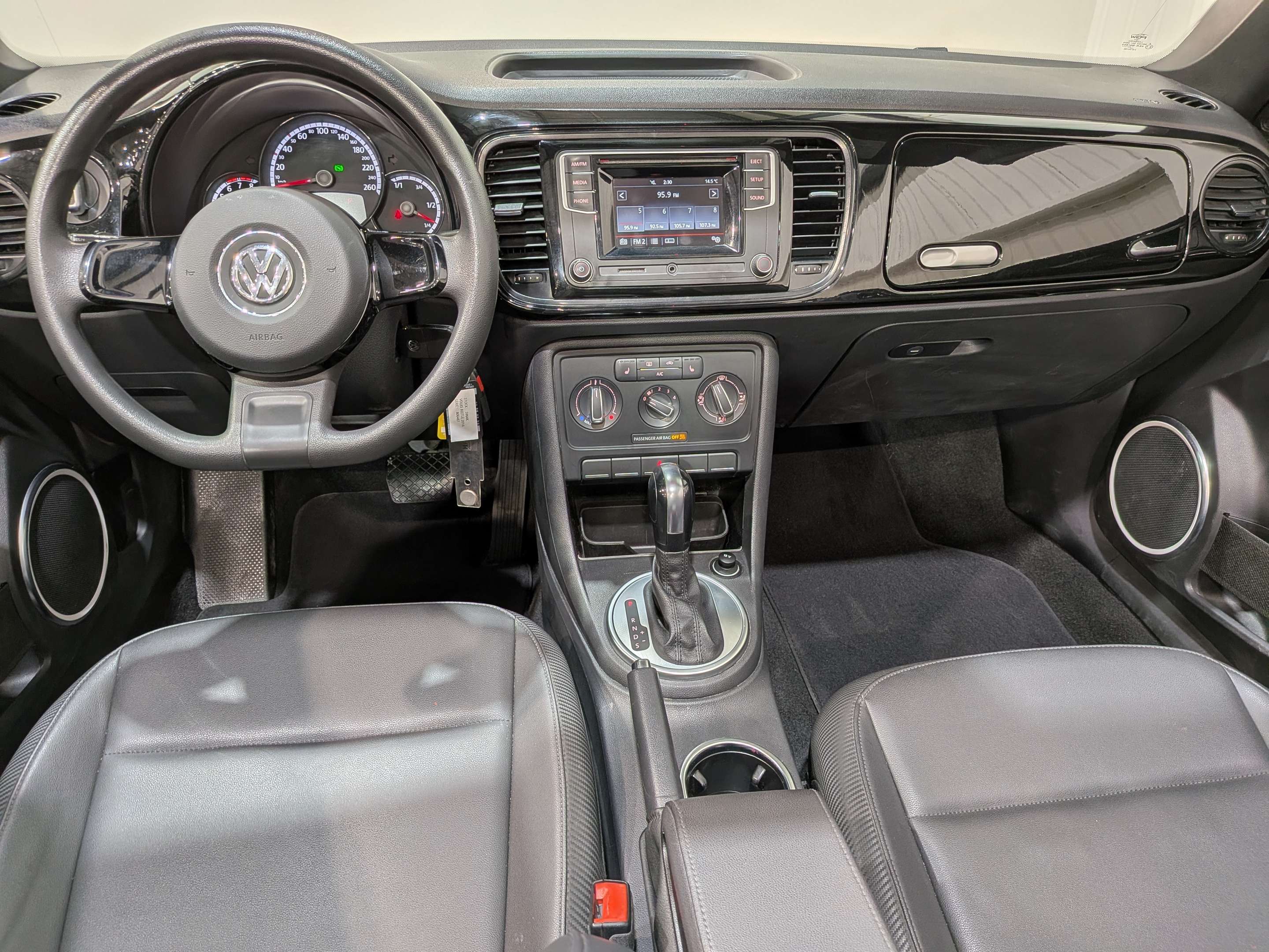 Volkswagen Beetle 2016