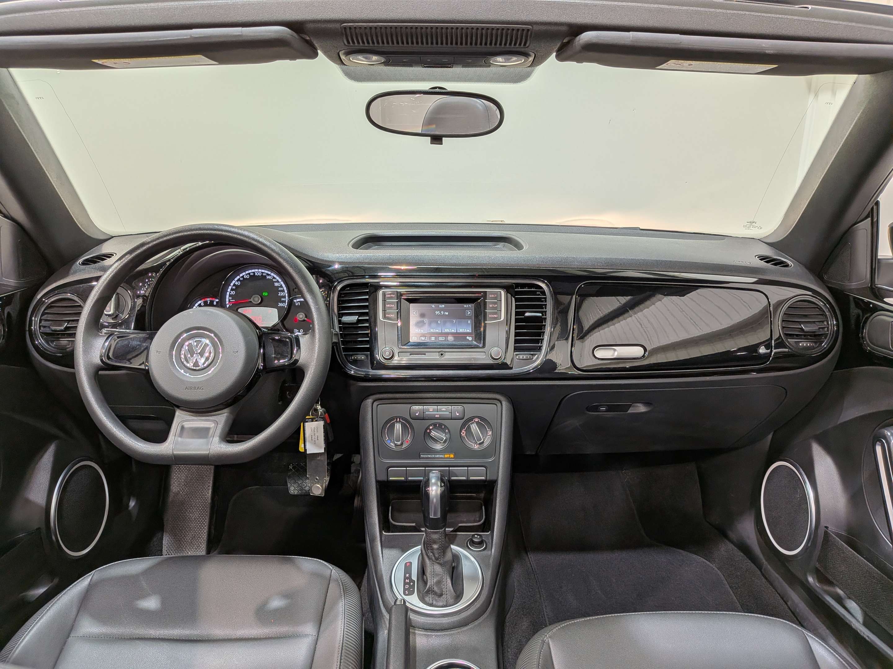 Volkswagen Beetle 2016
