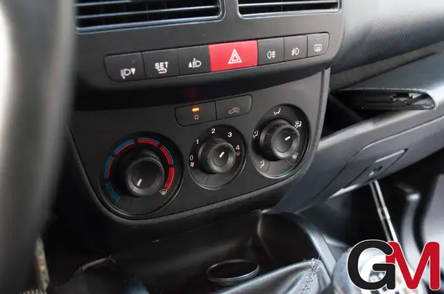 Opel Combo view 12