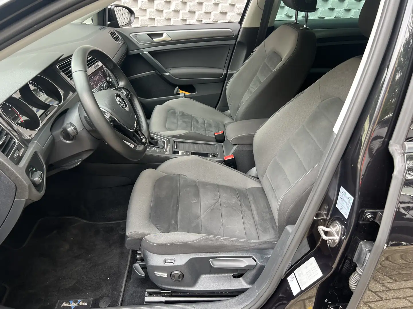 Volkswagen Golf Variant 1.5 TSI Comfortline Business Navigatie Carplay Aut Noir - 2